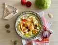 INSALATONA CON FETA E PESCHE: RICETTA LEGGERA