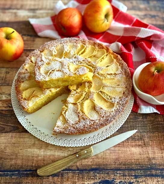 RICETTA TORTA DI MELE SOFFICE, VELOCE E MORBIDA